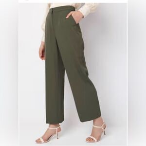 Zara flowy straight leg pants 
Size XS